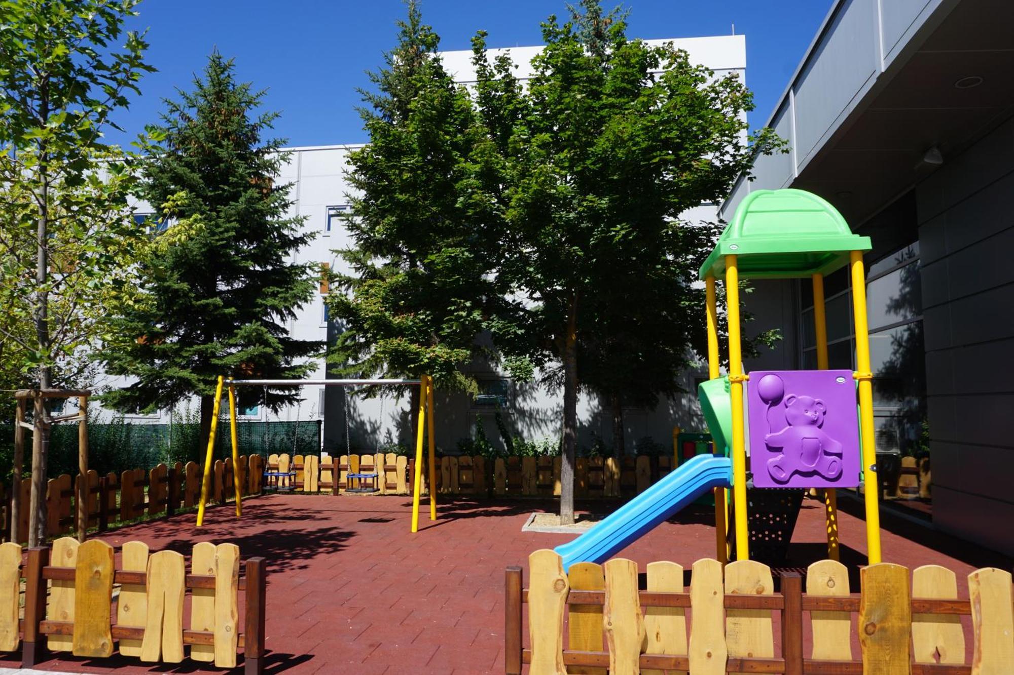 Hotel Ihtiman Exterior photo